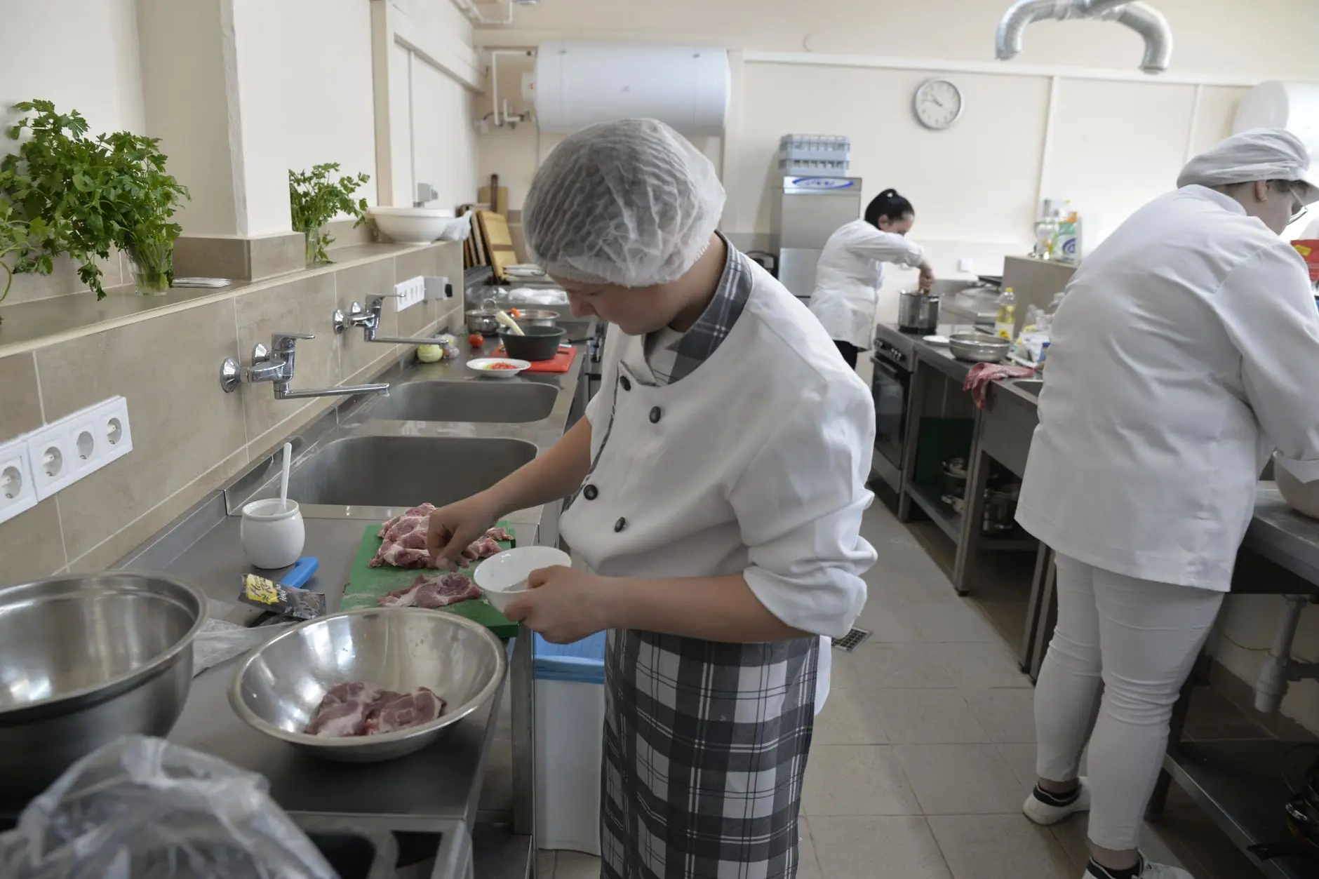 2025年产业园区运营管理新趋势与招商策略深度解析封面图
