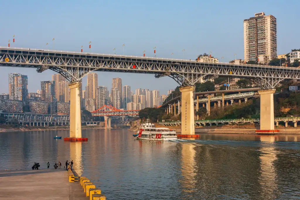 产业园运营管理体系中招商策略与入驻率提升的实践路径分析